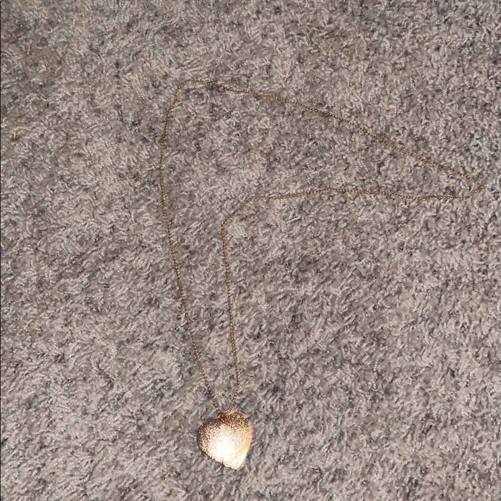 Simple heart necklace